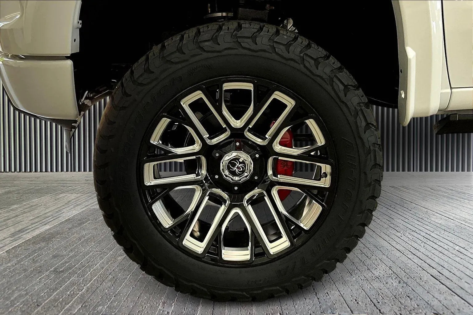 Vehicle Image 6