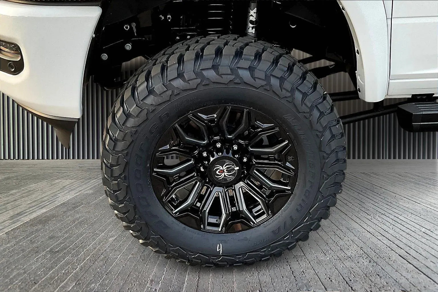 Vehicle Image 6