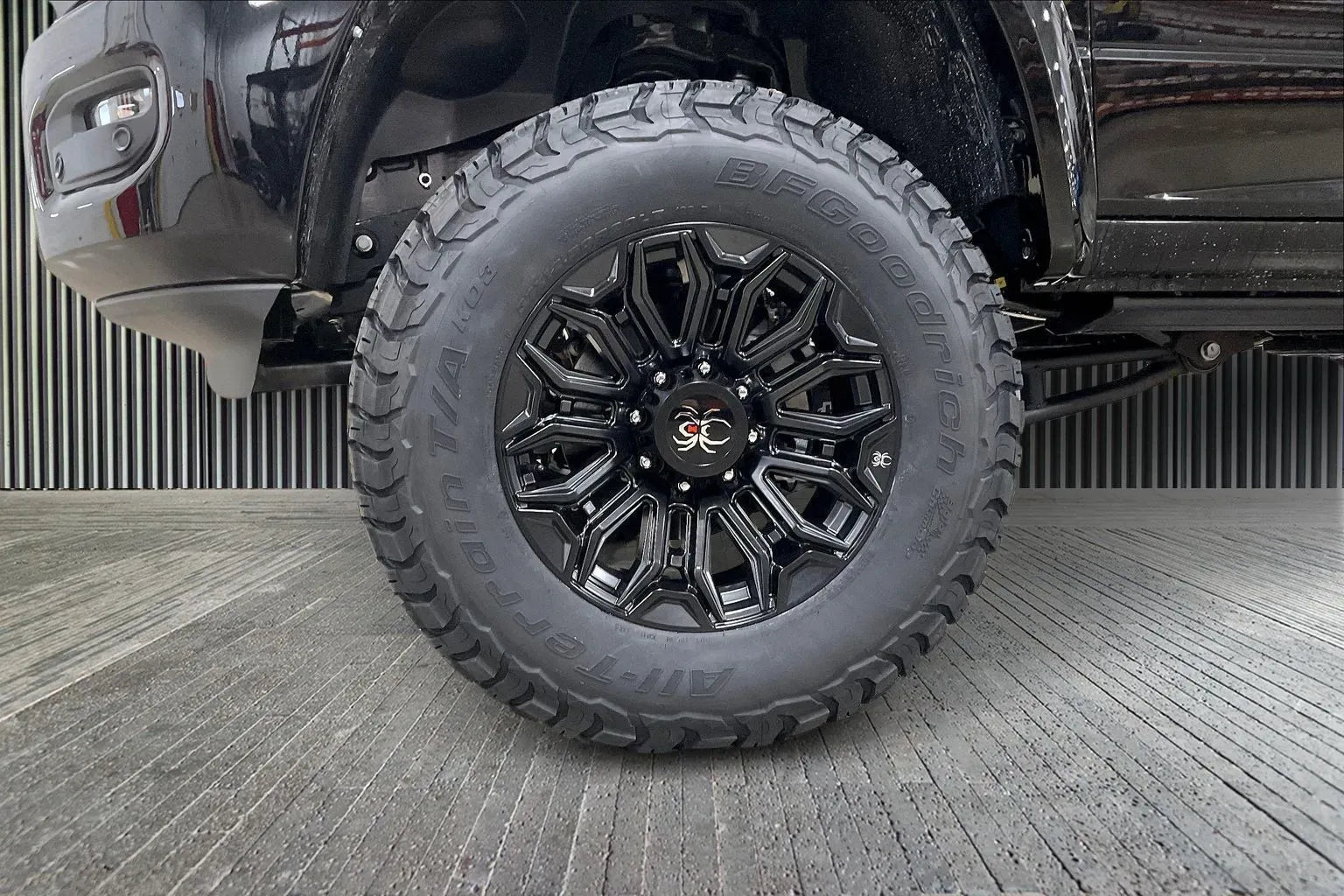 Vehicle Image 6