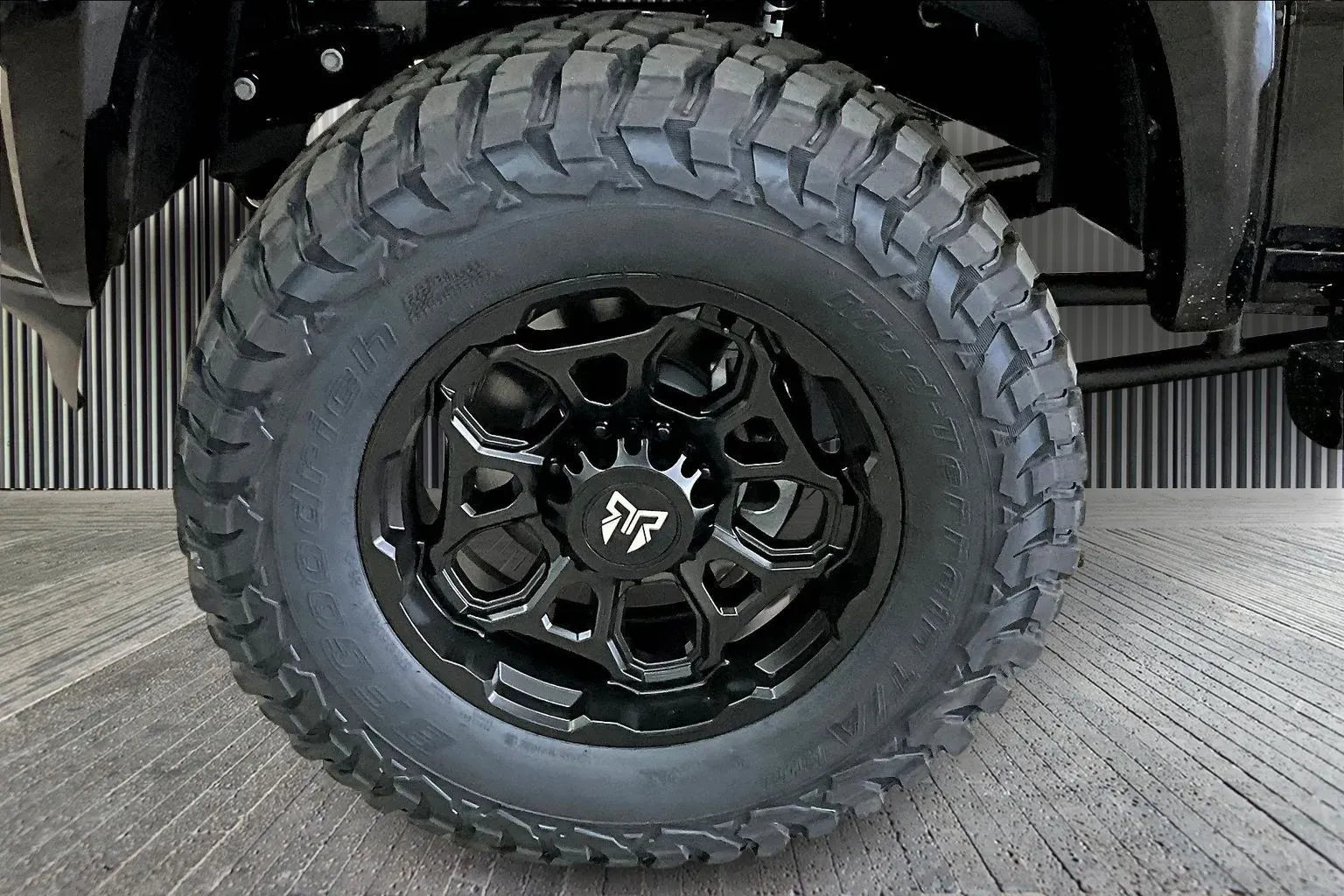 Vehicle Image 6