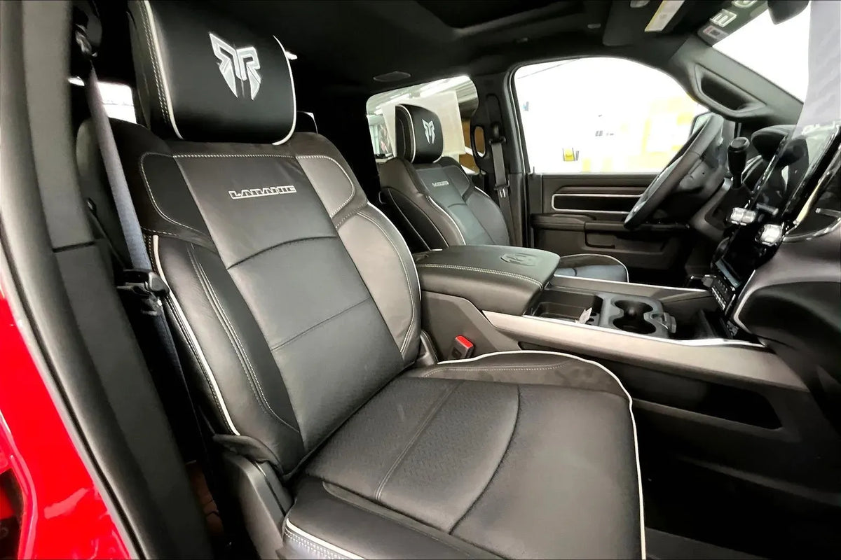 Vehicle Image 8