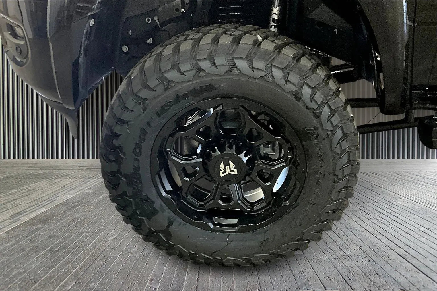 Vehicle Image 6