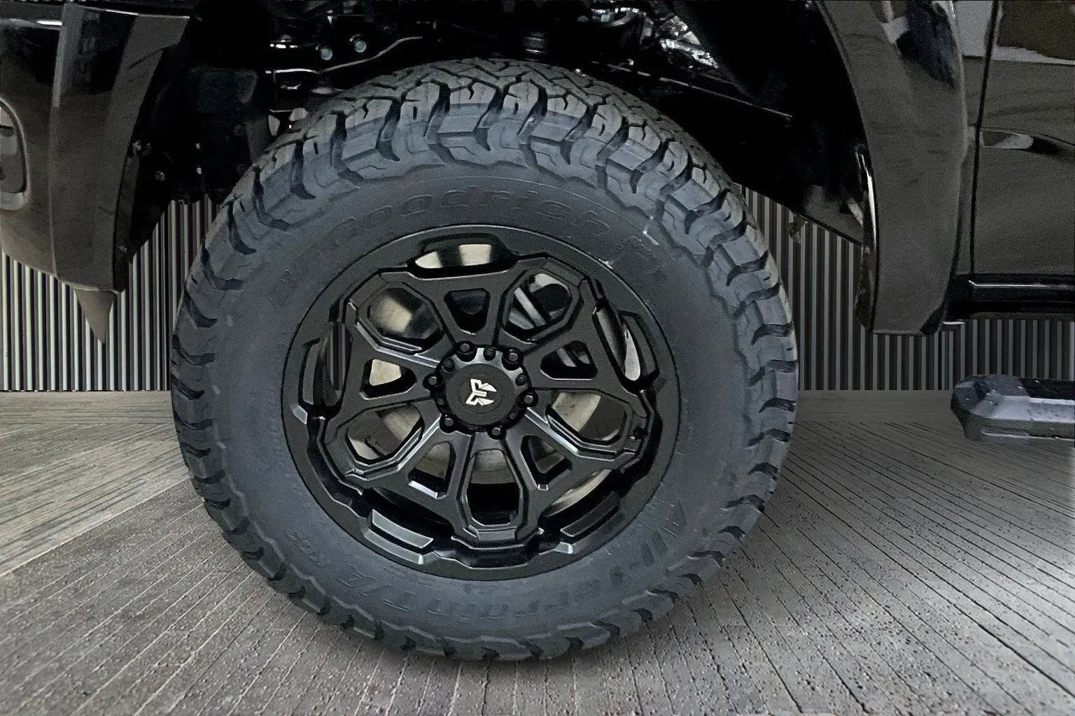 Vehicle Image 6