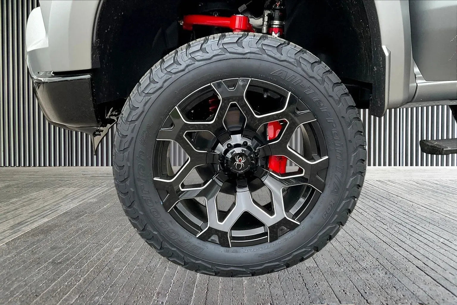 Vehicle Image 6