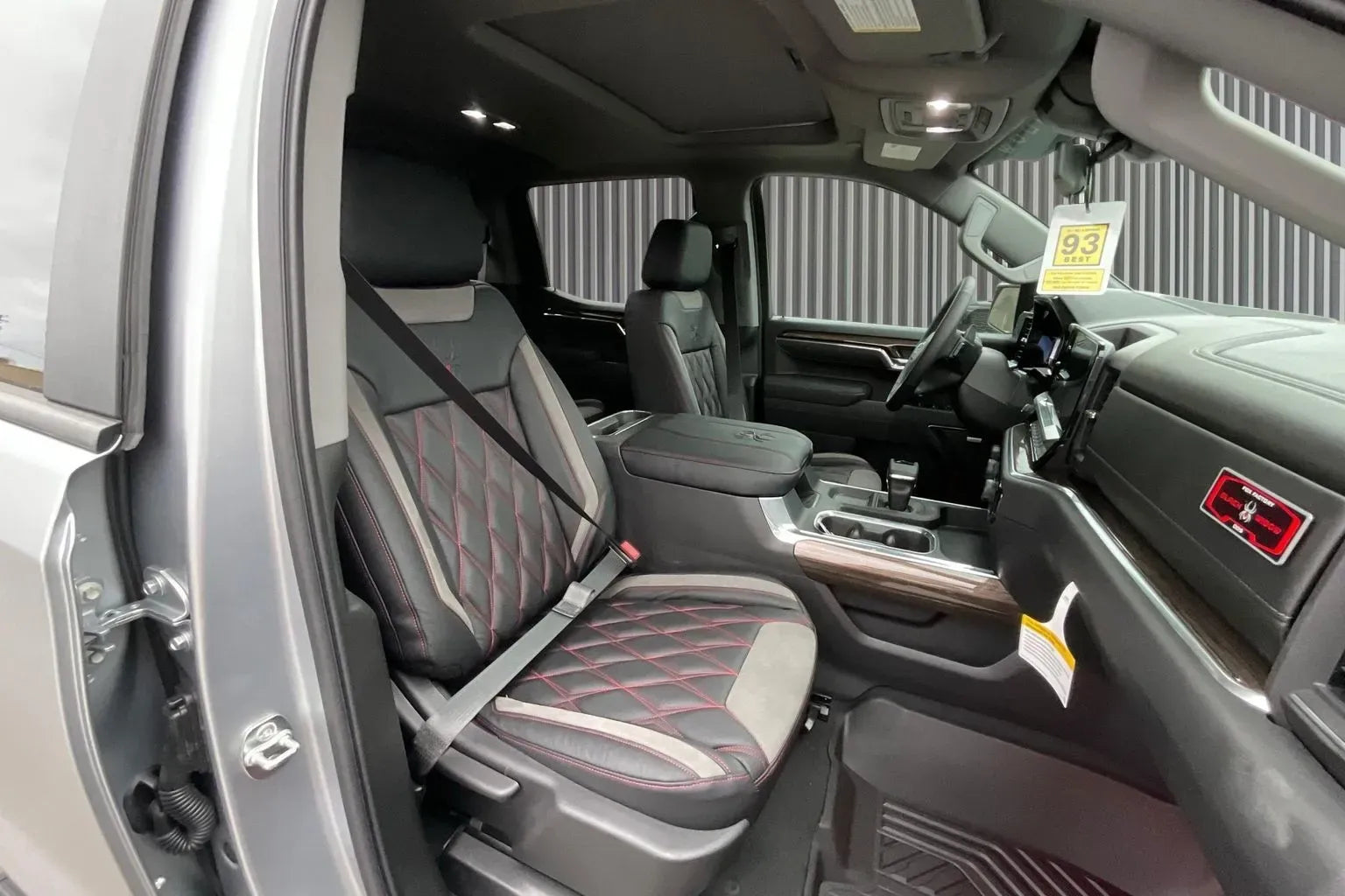 Vehicle Image 8