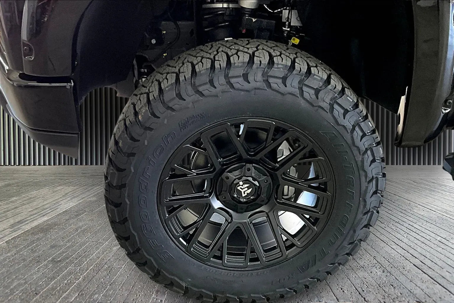 Vehicle Image 6