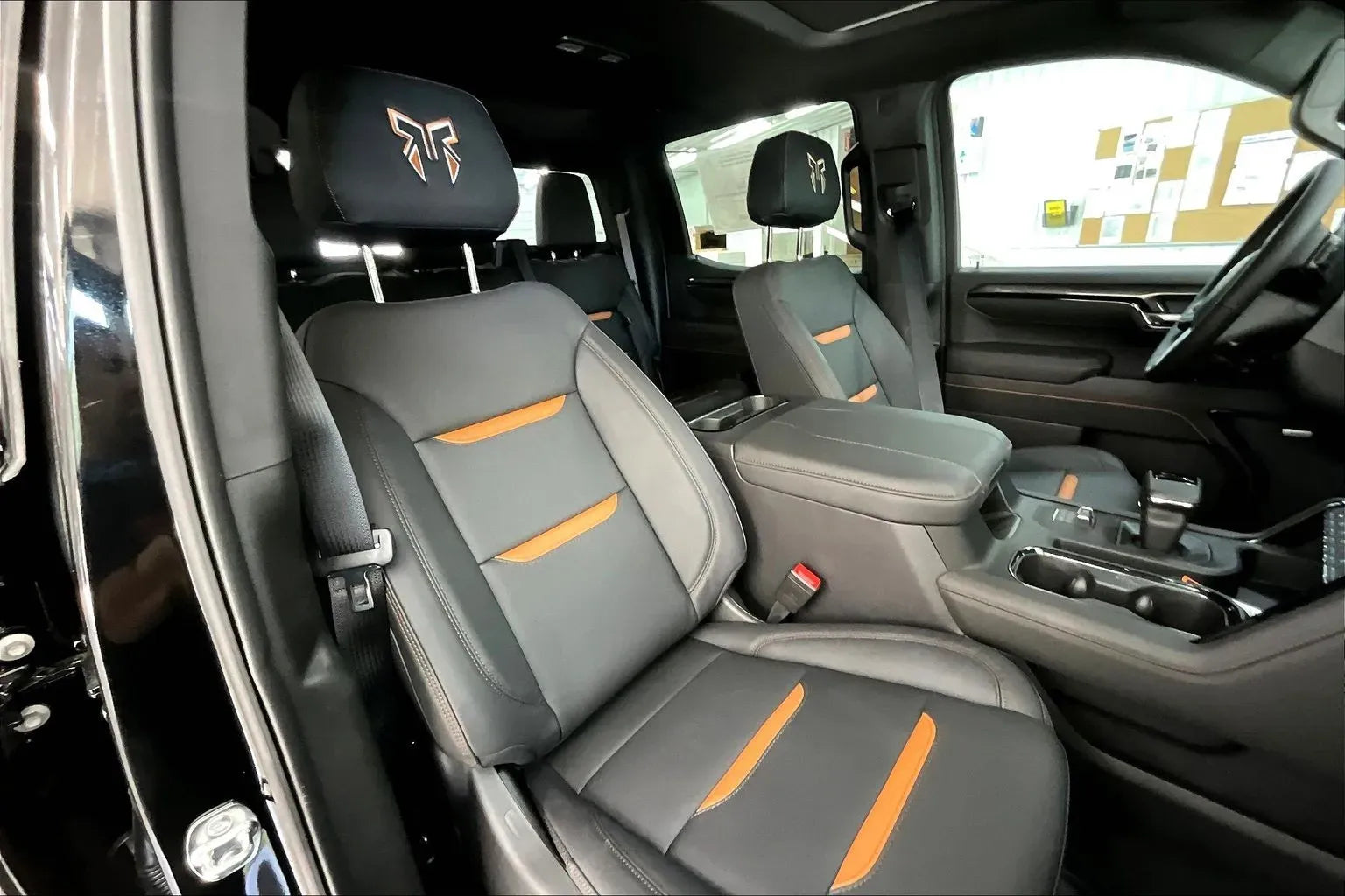 Vehicle Image 8