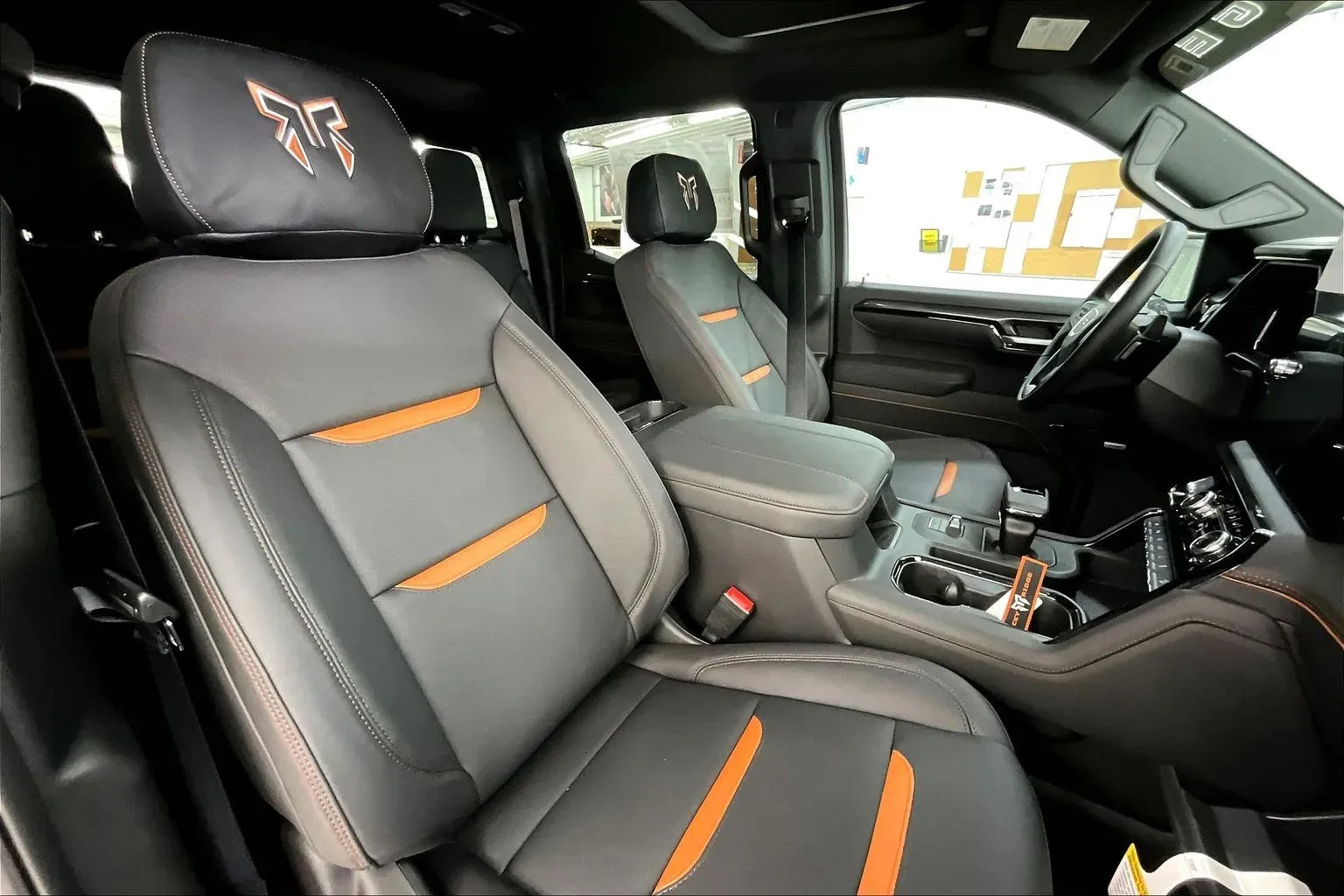 Vehicle Image 8