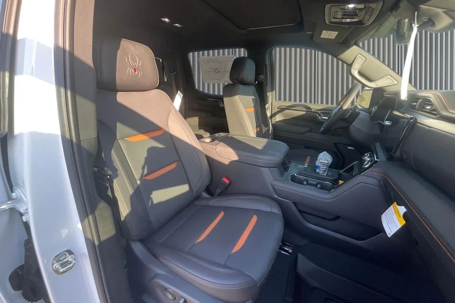 Vehicle Image 8