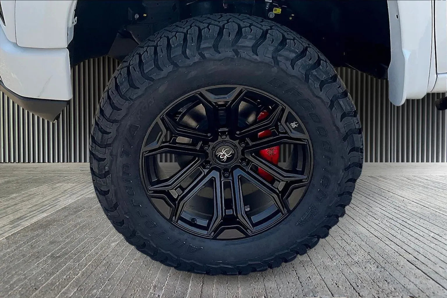 Vehicle Image 6