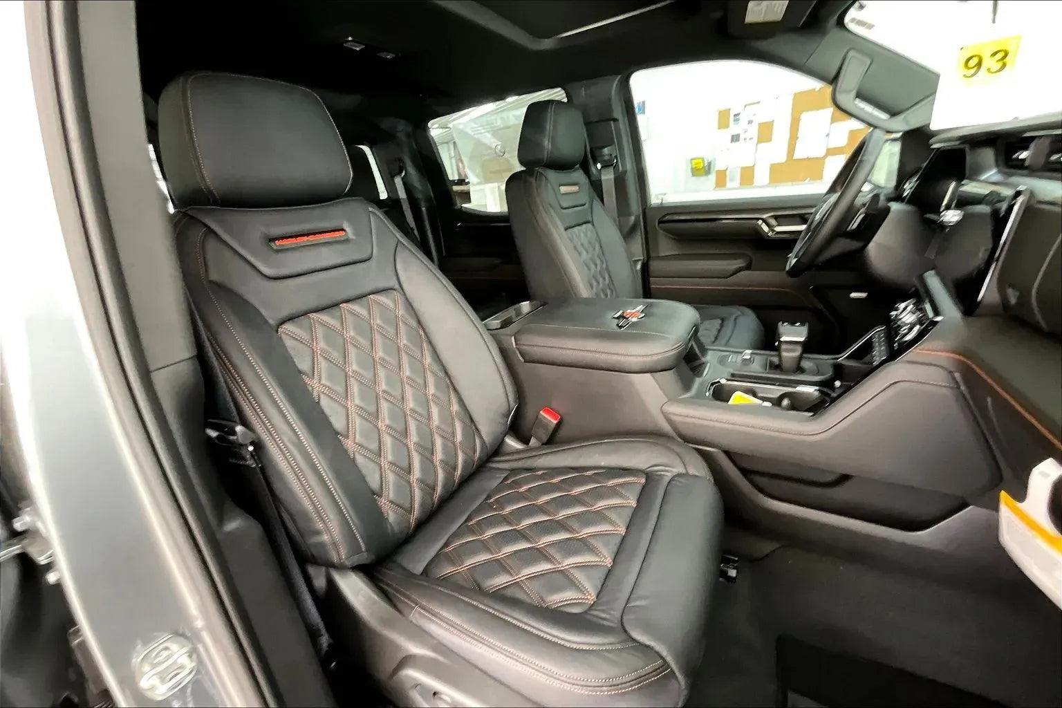 Vehicle Image 8