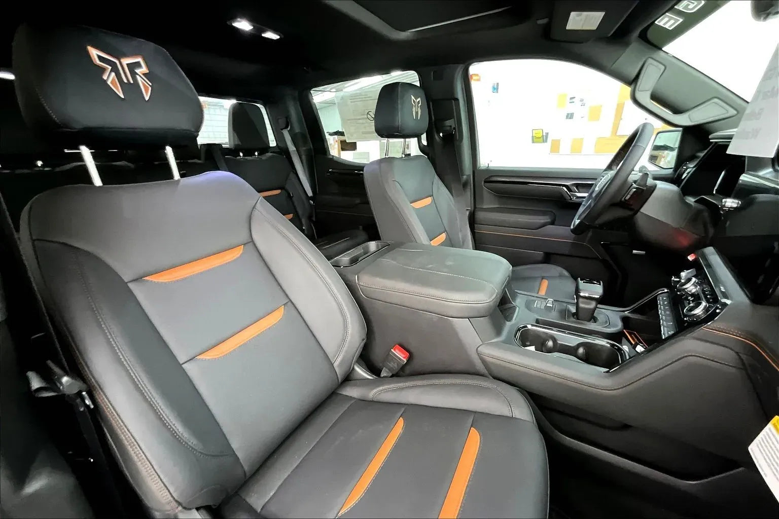 Vehicle Image 8