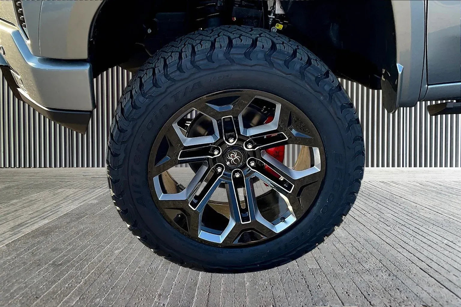Vehicle Image 6