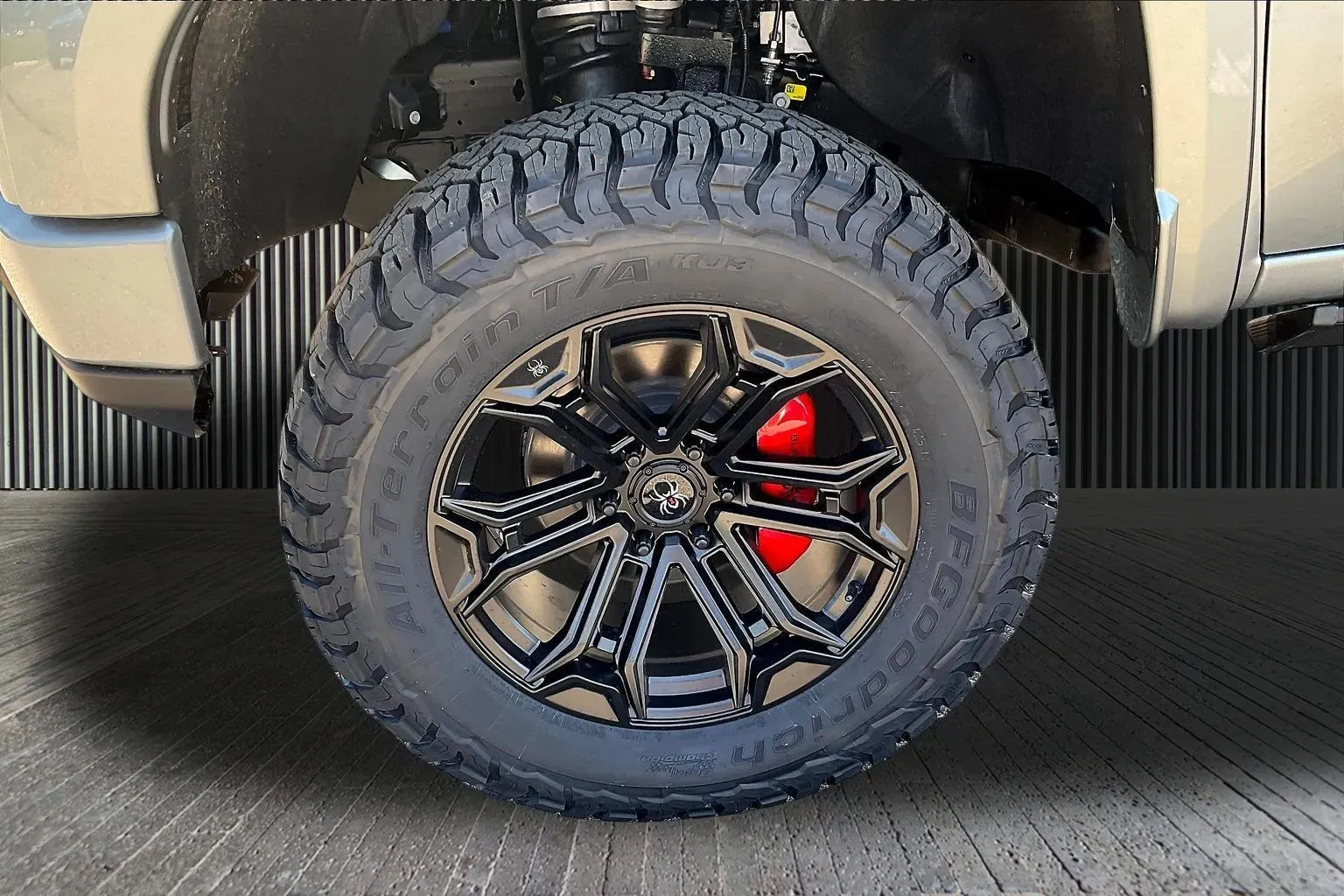 Vehicle Image 6