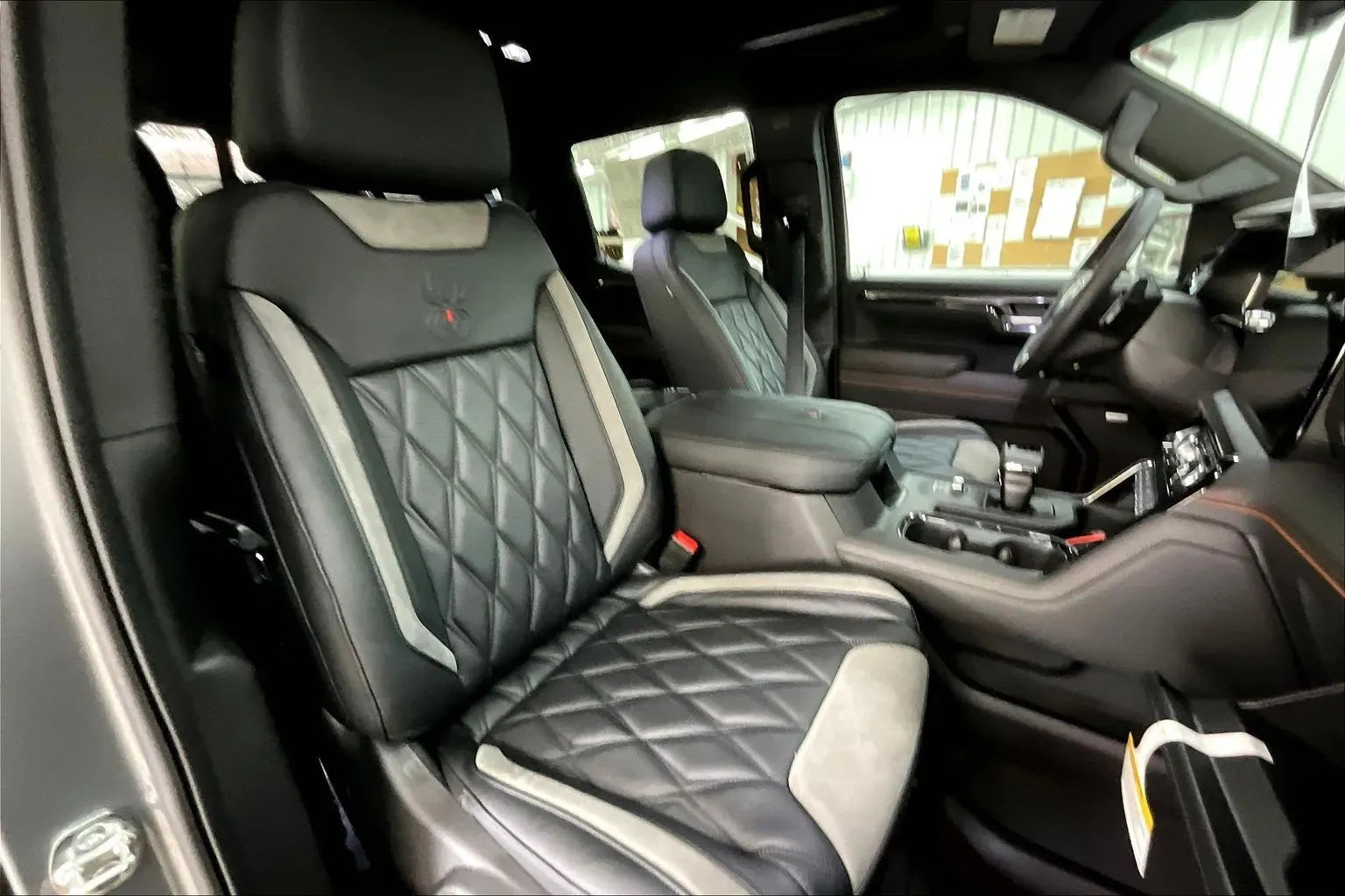 Vehicle Image 8