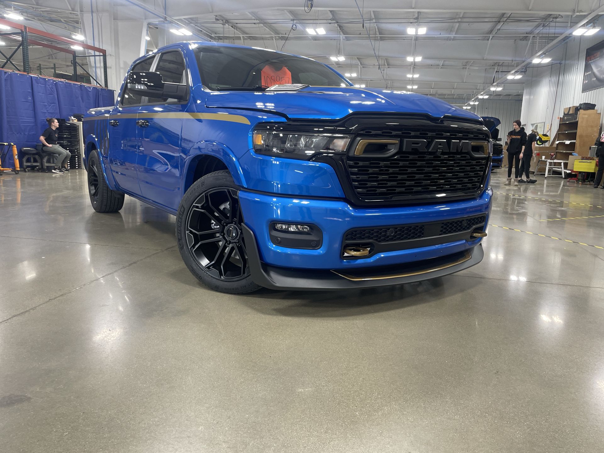 Vehicle Image 10