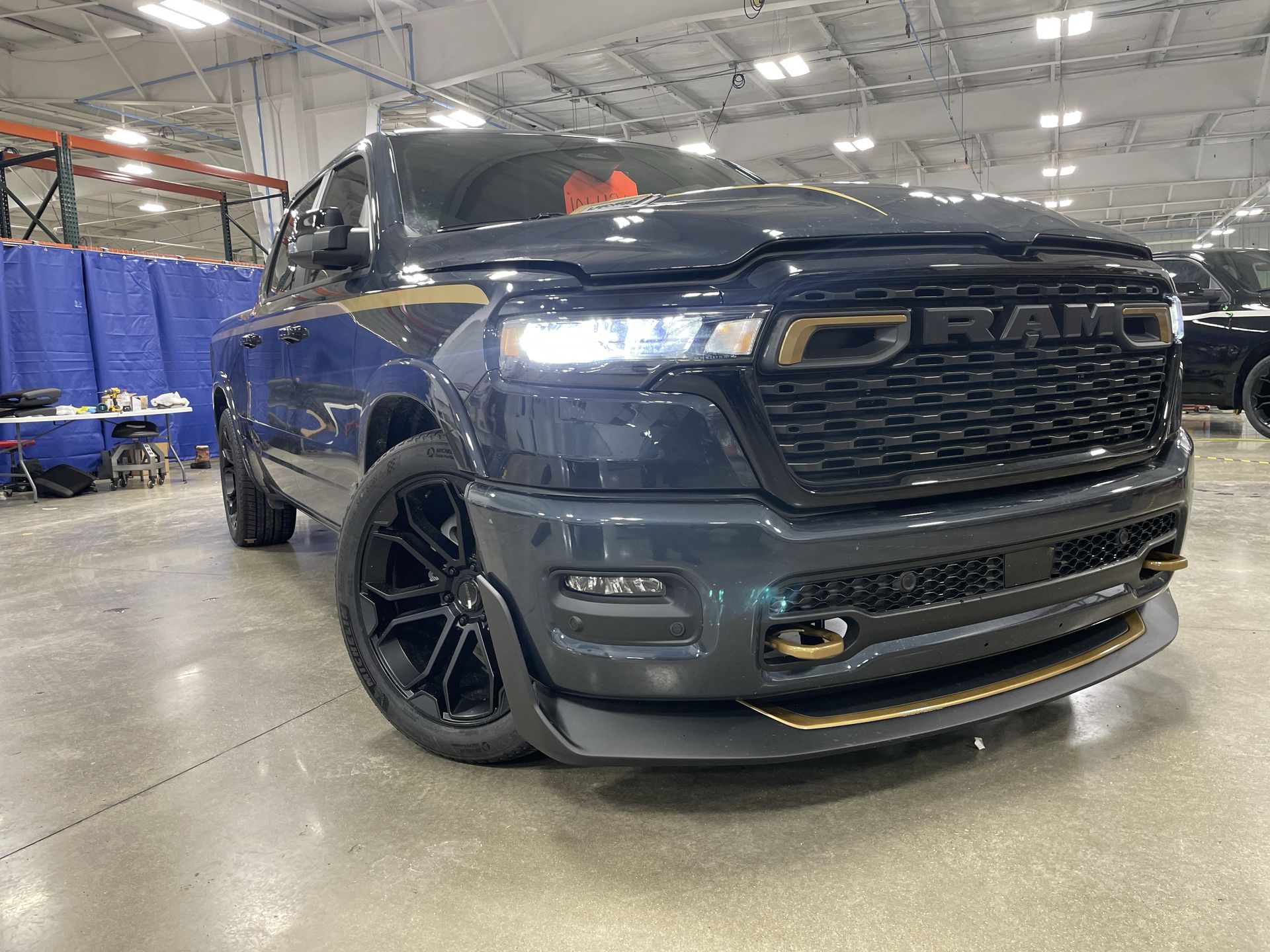 Vehicle Image 10
