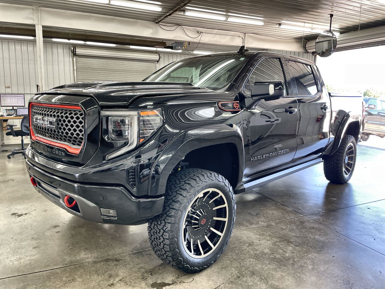Vehicle Image 10
