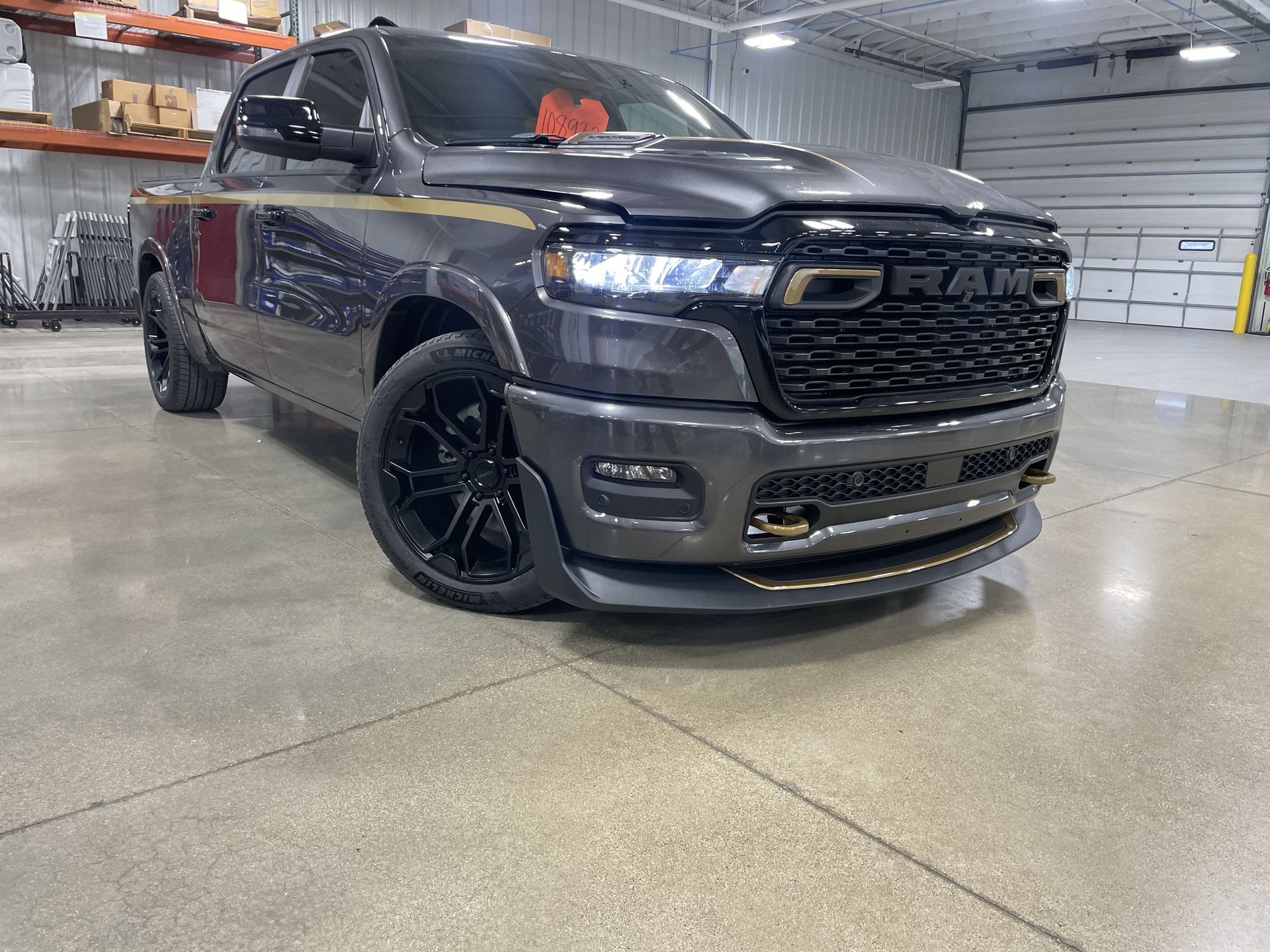 Vehicle Image 10
