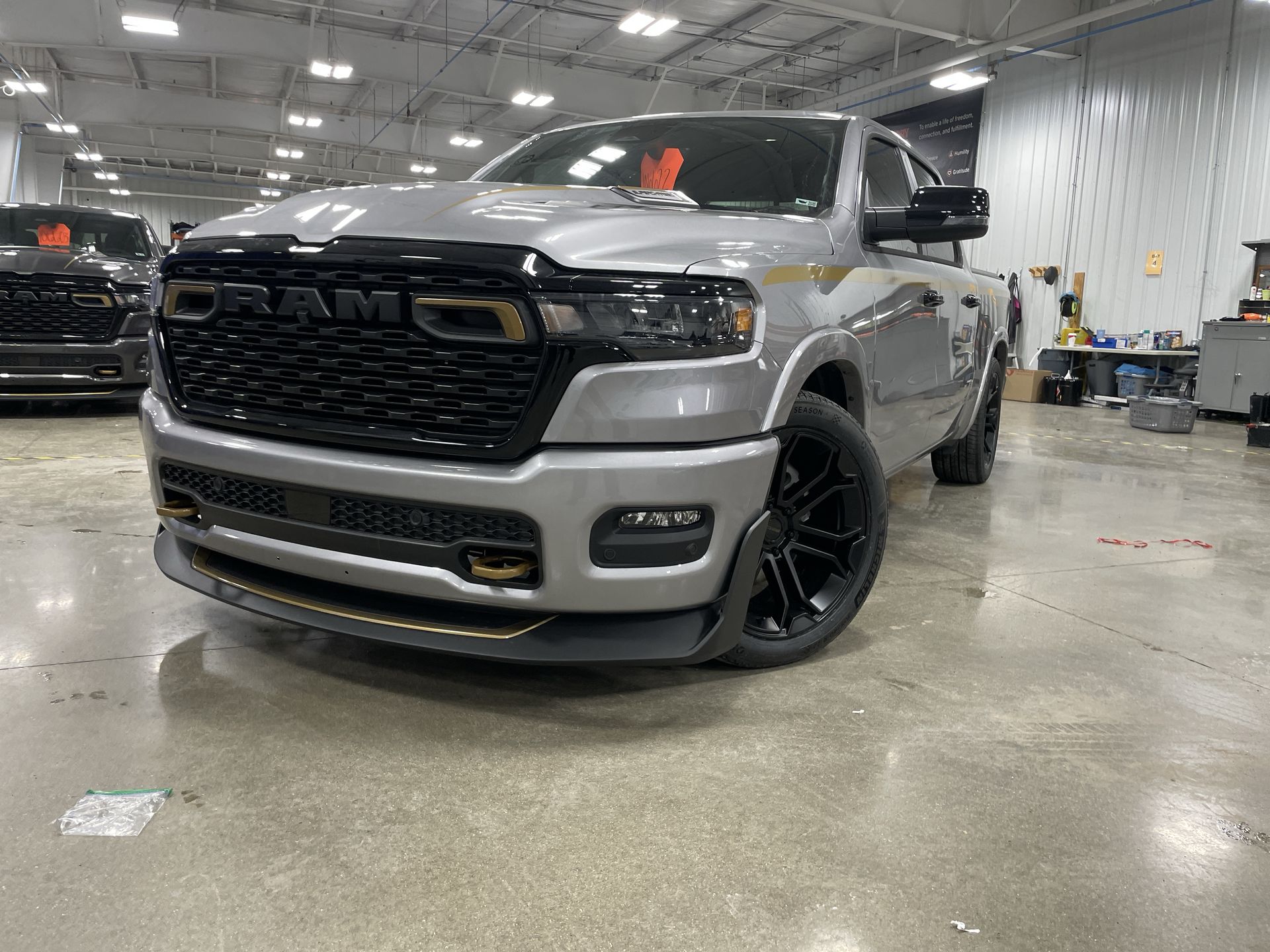 Vehicle Image 10