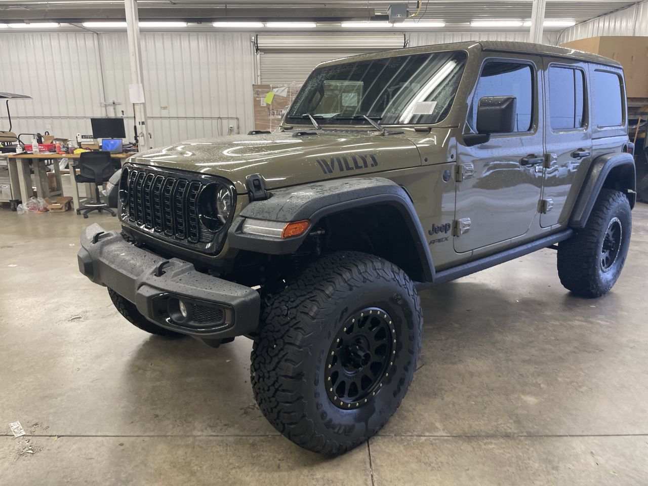 Vehicle Image 10