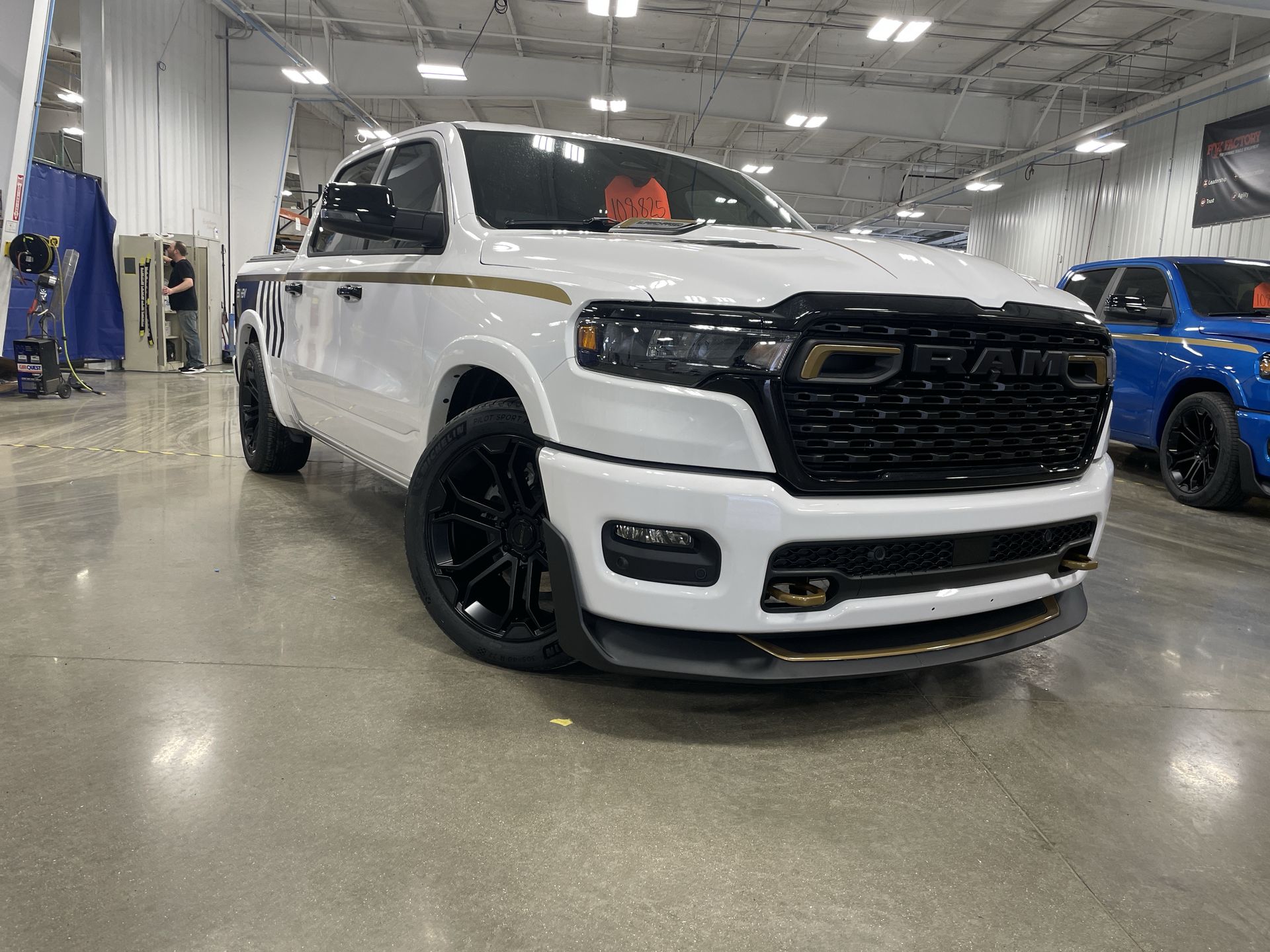 2026 1500 4x4 DC650 Premium Lifted Truck – Fox Factory Vehicles