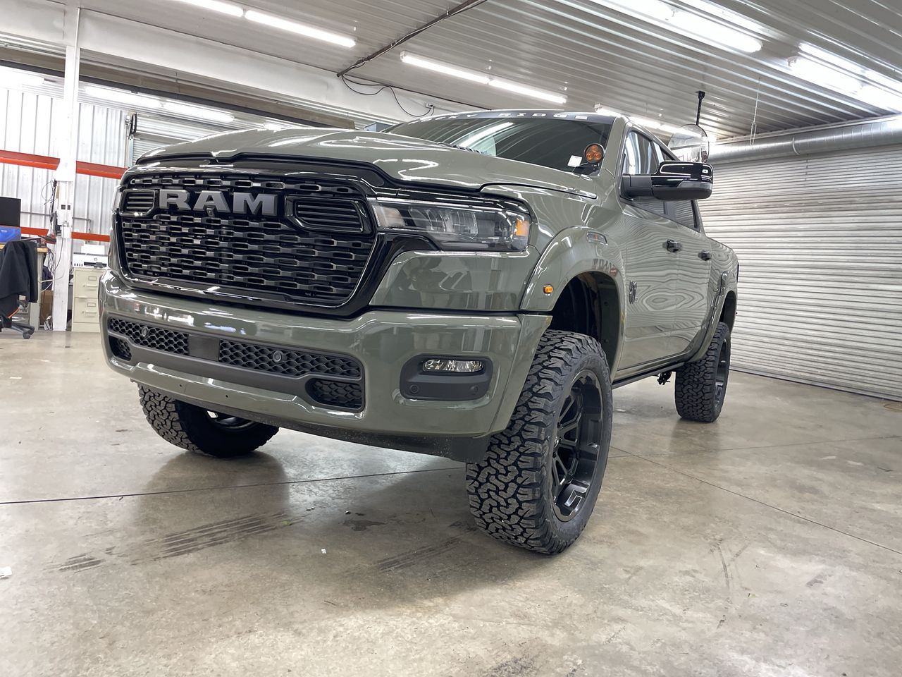 Vehicle Image 10