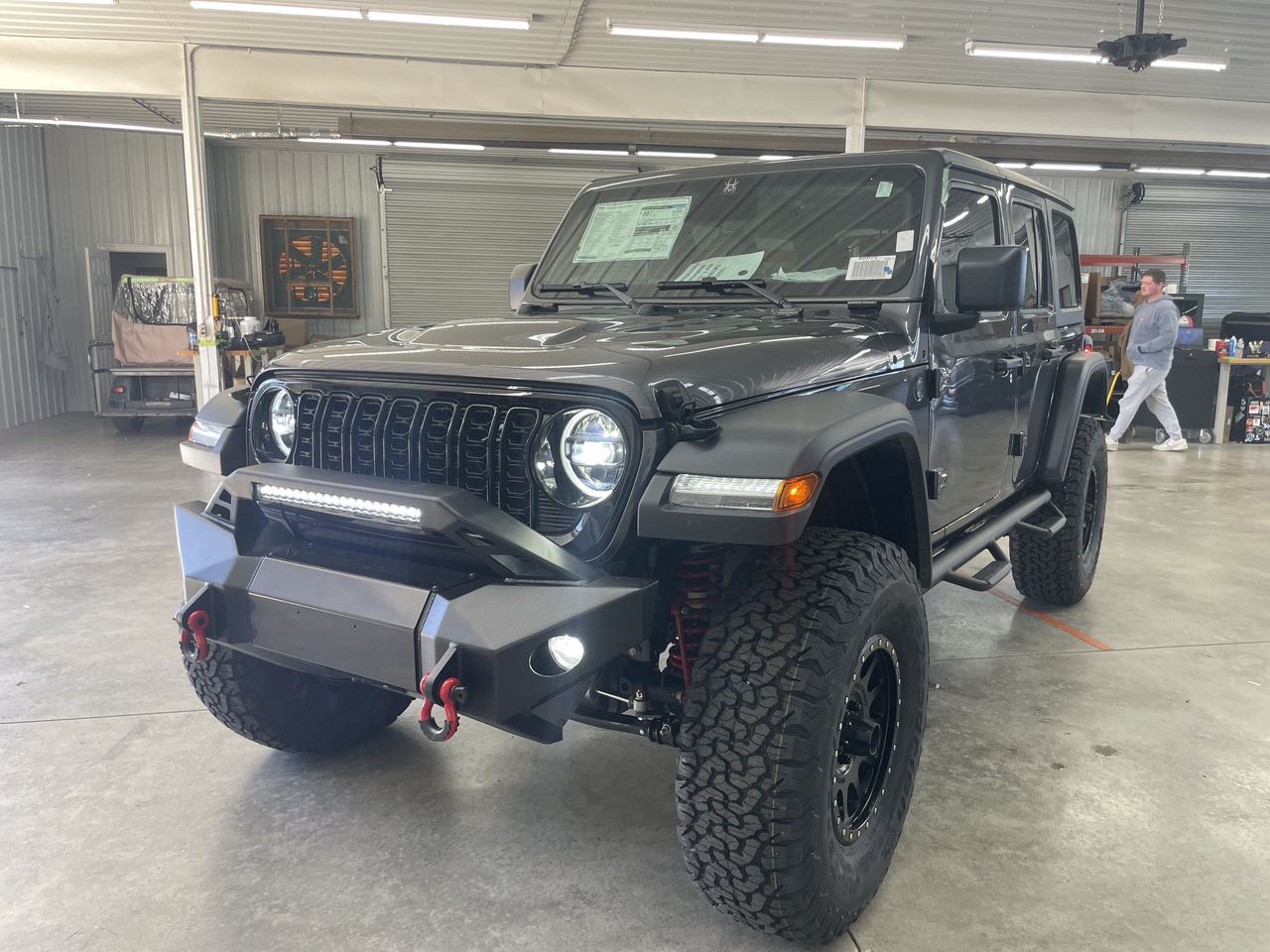 Vehicle Image 10