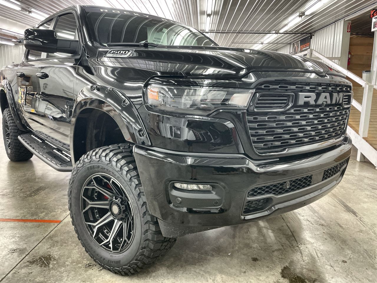 Vehicle Image 10