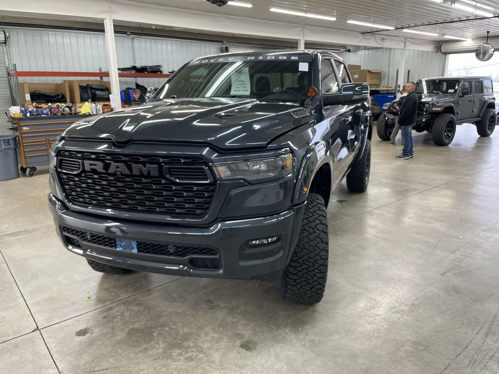 Vehicle Image 10