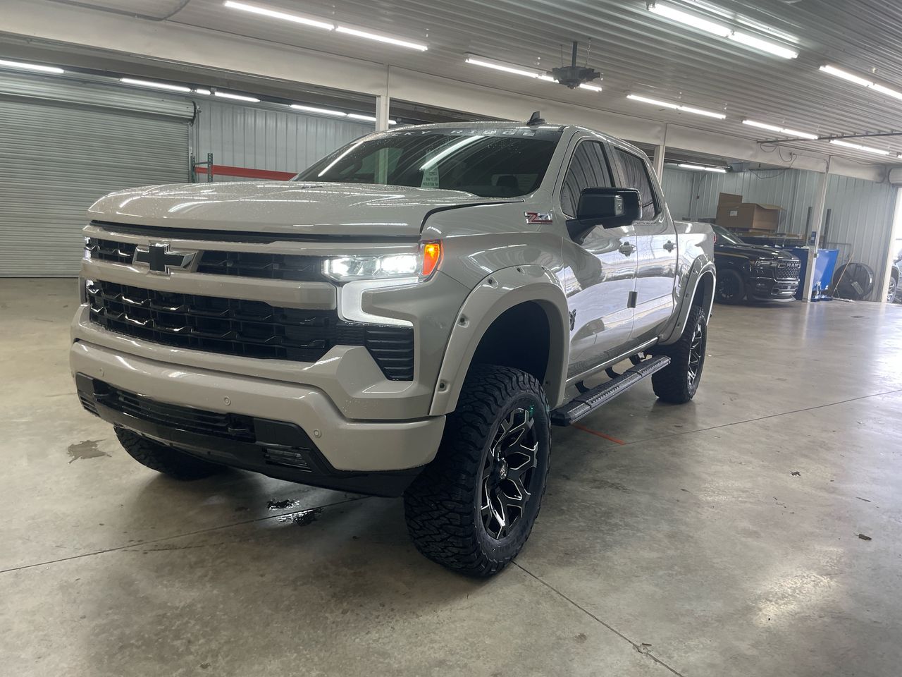 Vehicle Image 10