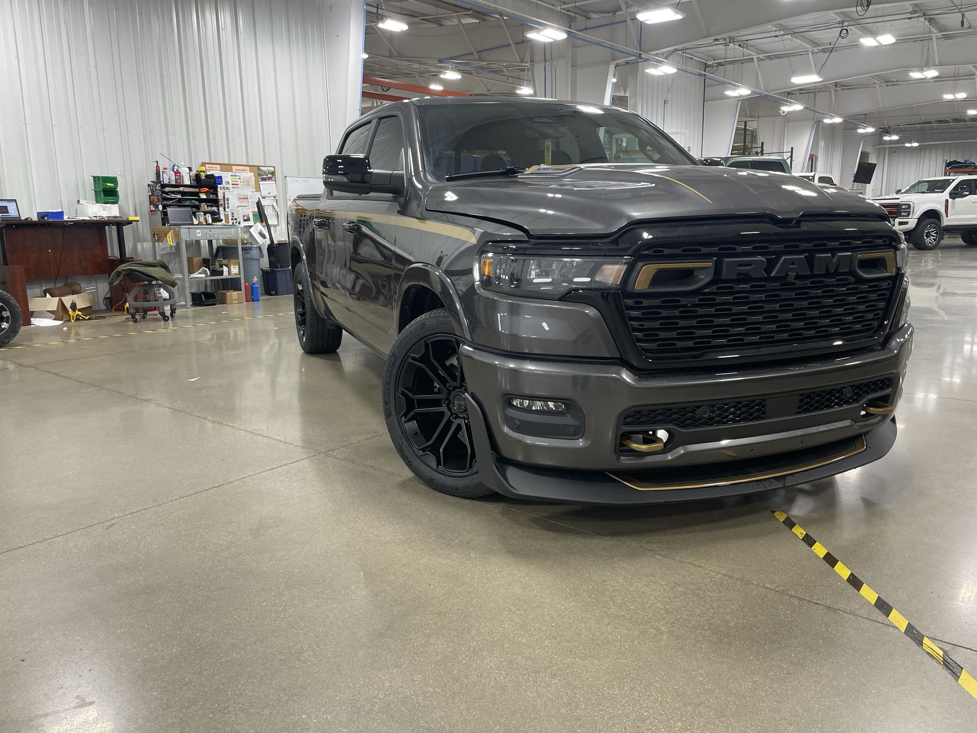 Vehicle Image 10