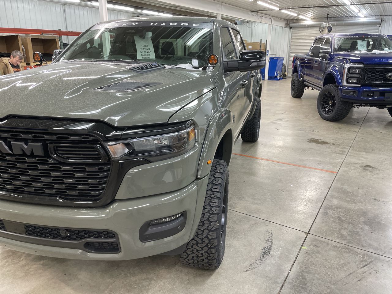 Vehicle Image 10