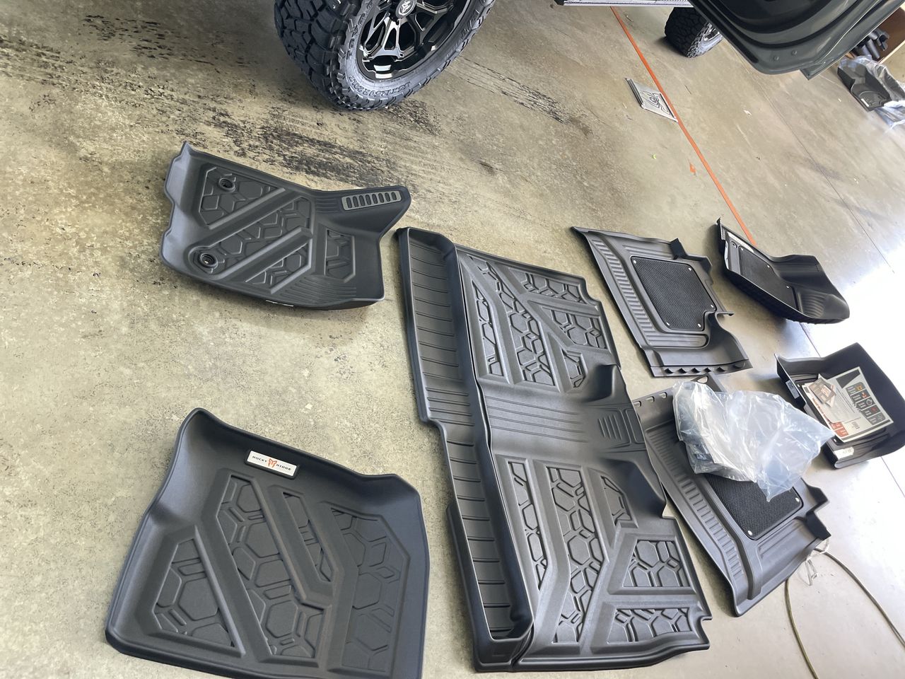 Vehicle Image 9