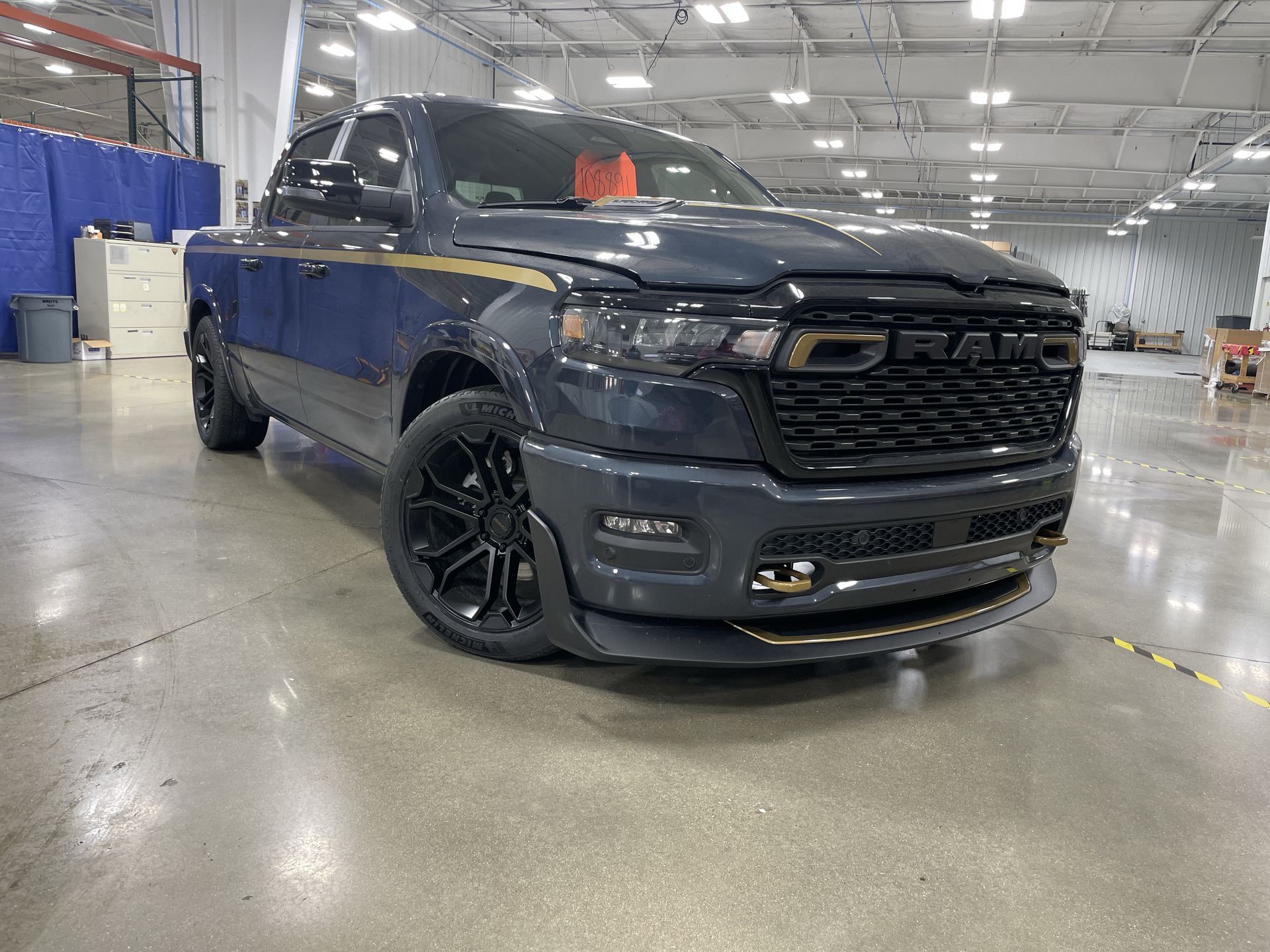 Vehicle Image 10