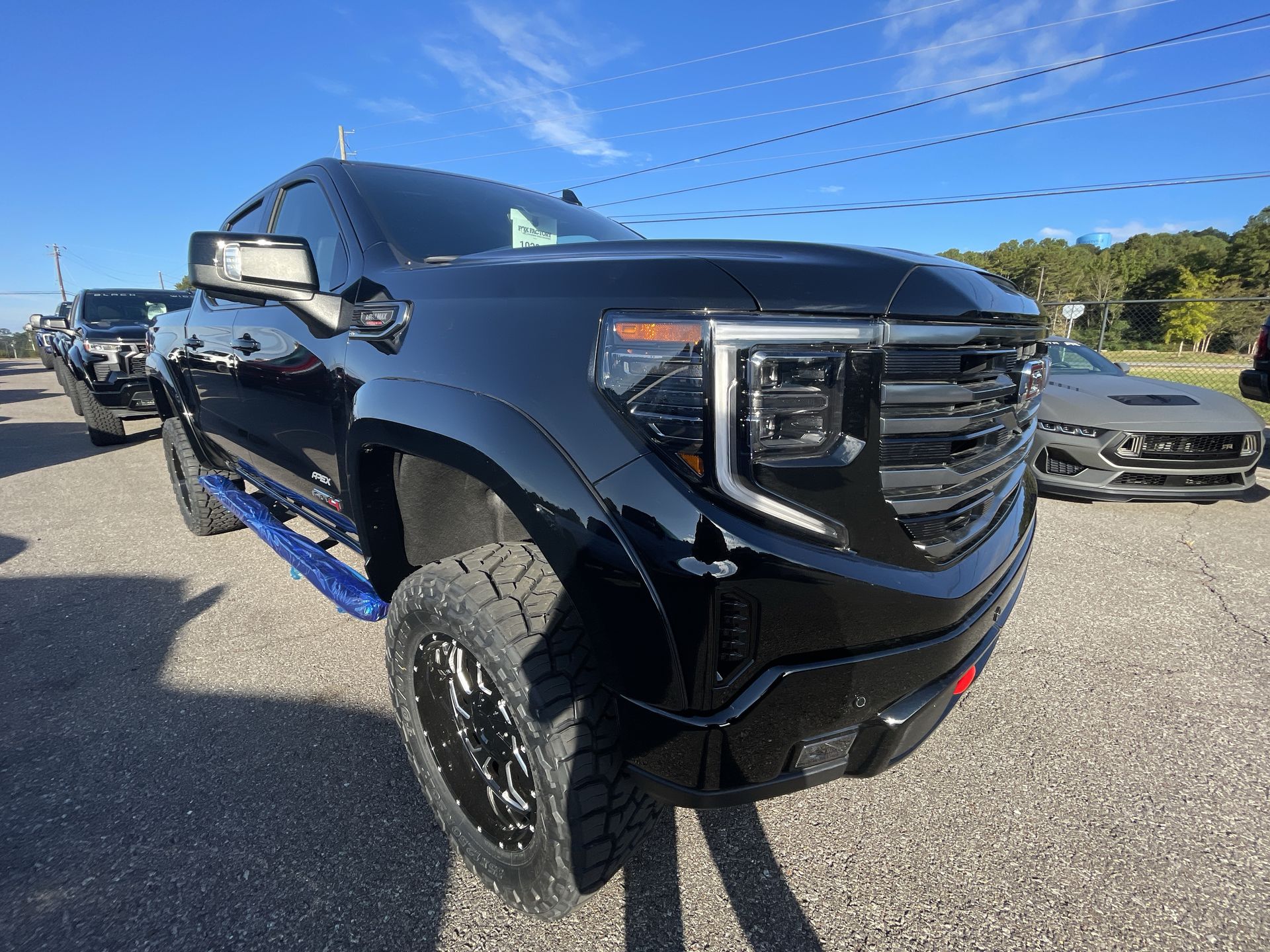 Vehicle Image 10