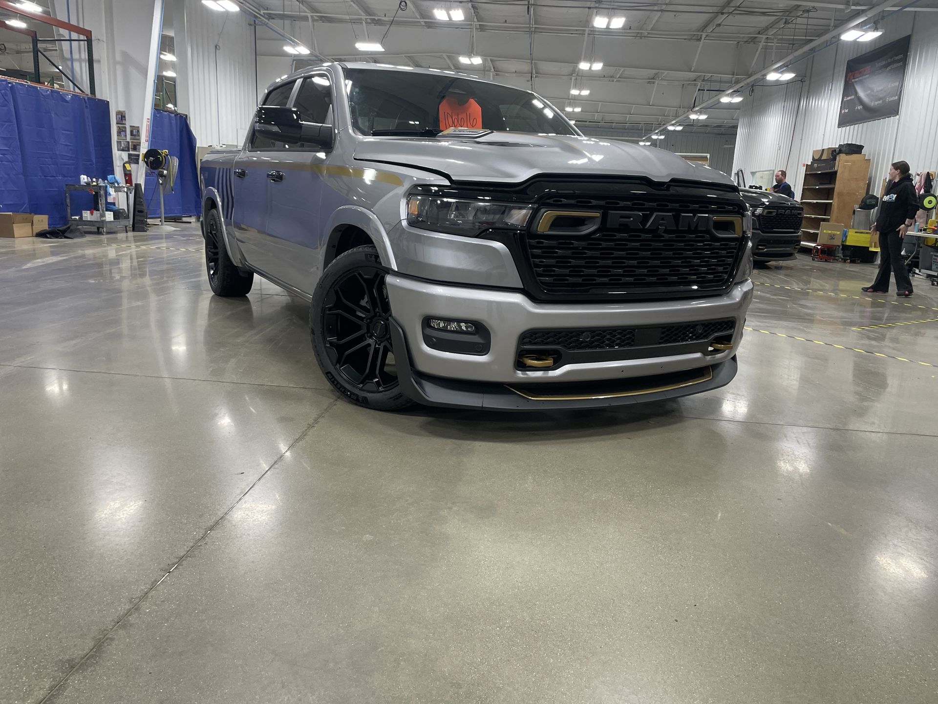 Vehicle Image 10