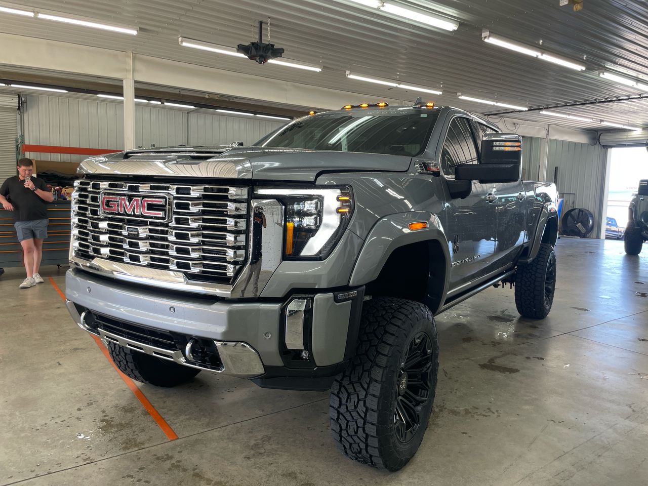 Vehicle Image 10