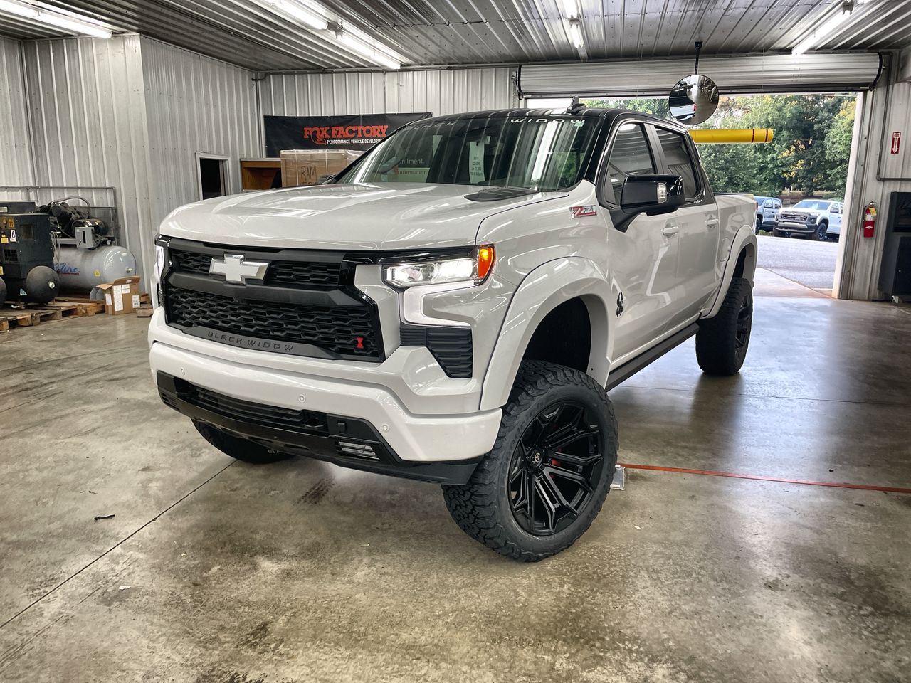 Vehicle Image 10
