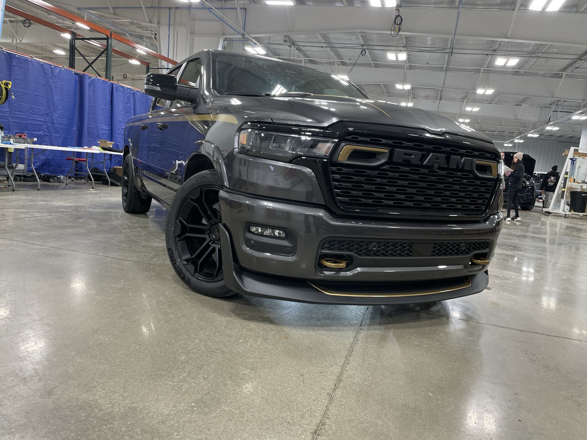 Vehicle Image 10