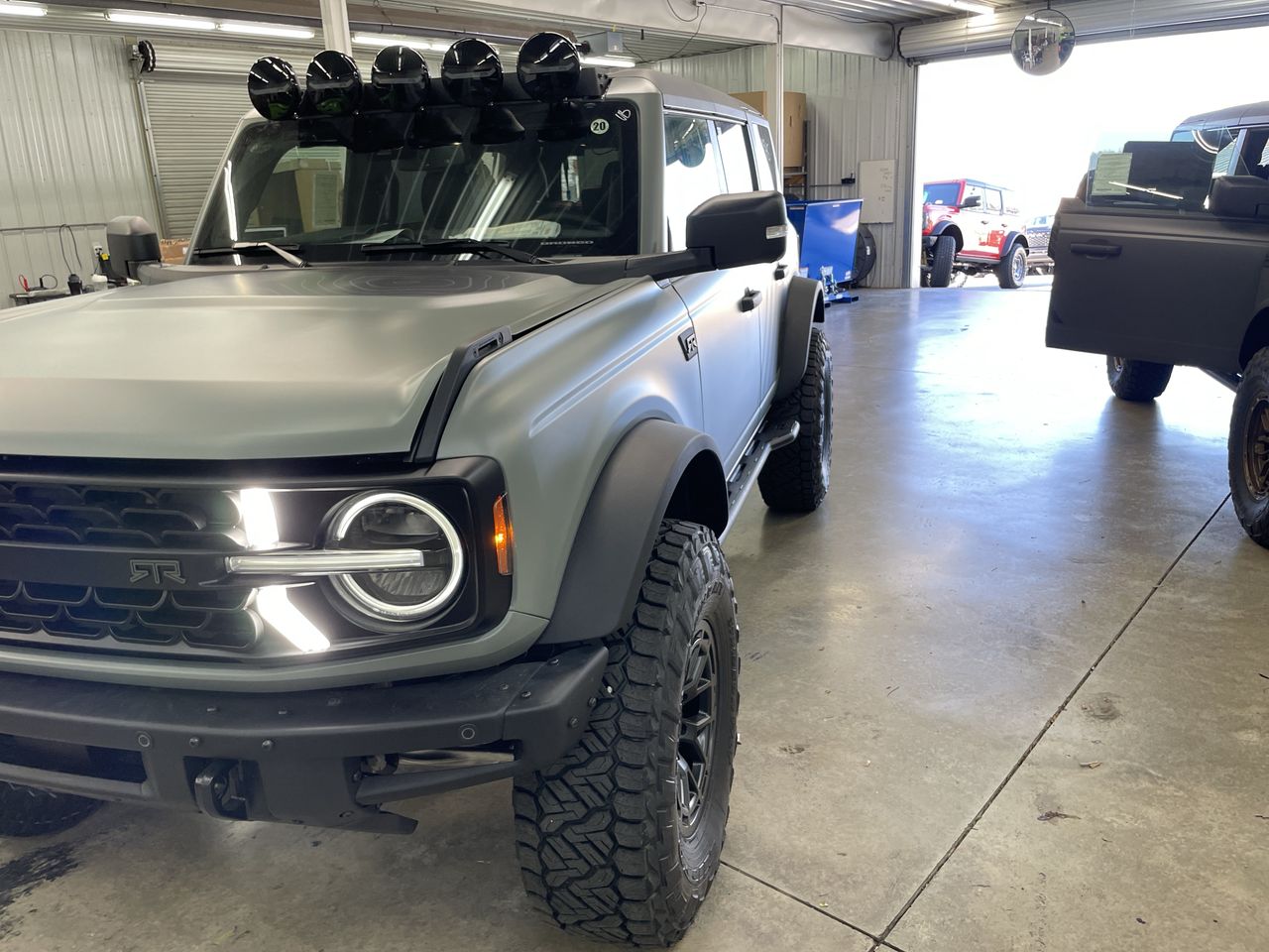 Vehicle Image 10