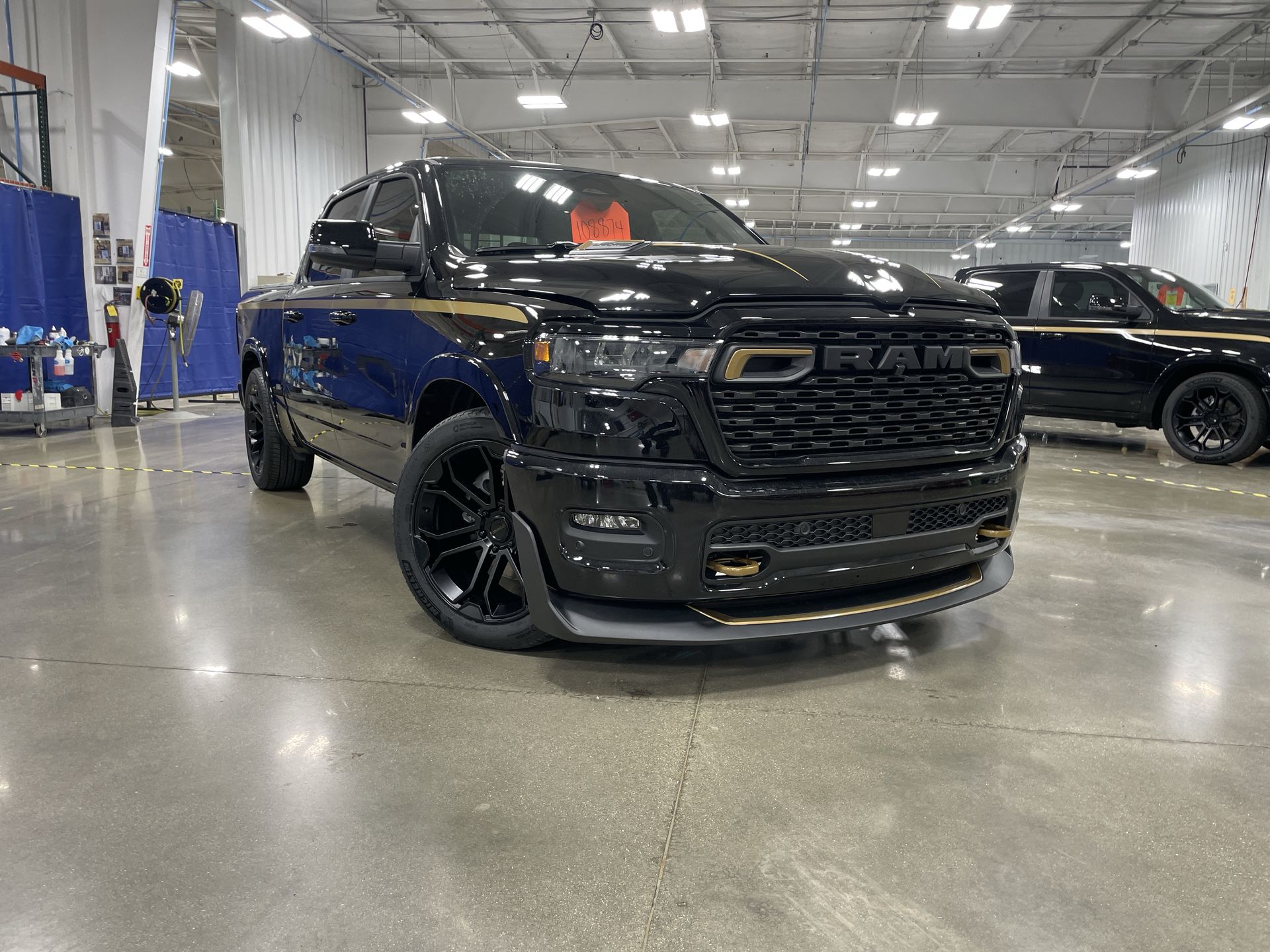 Vehicle Image 10