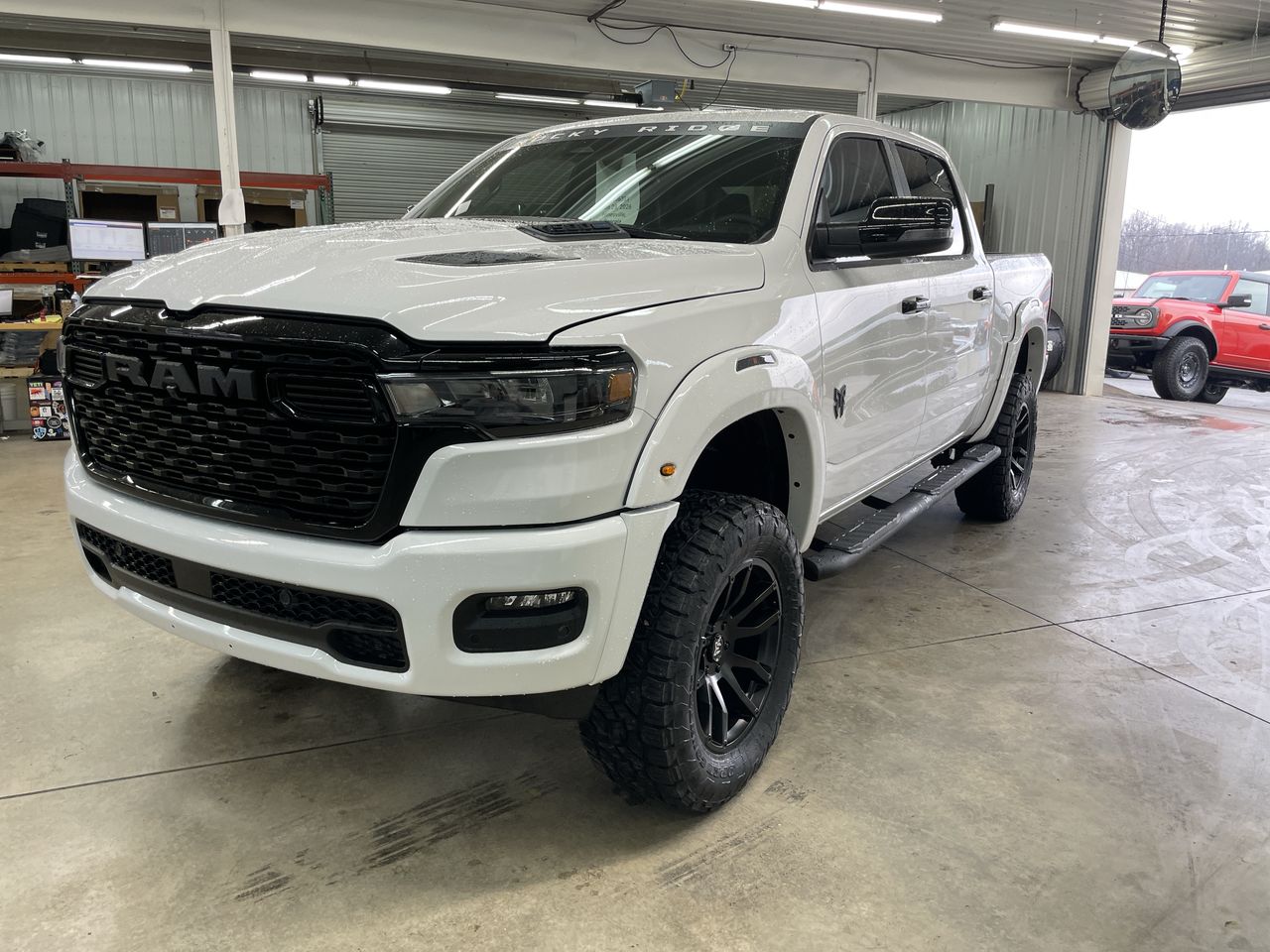Vehicle Image 10