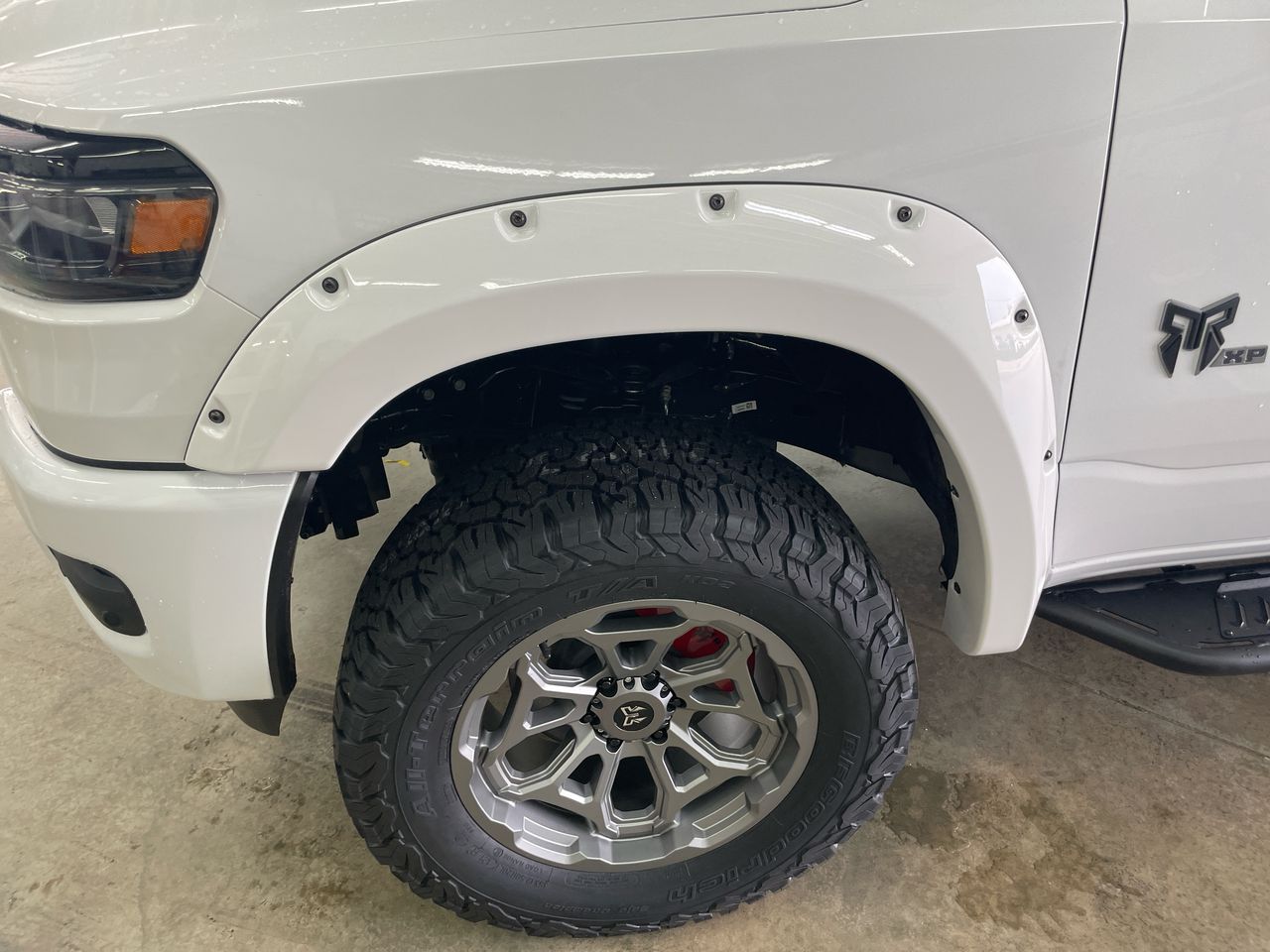 Vehicle Image 8