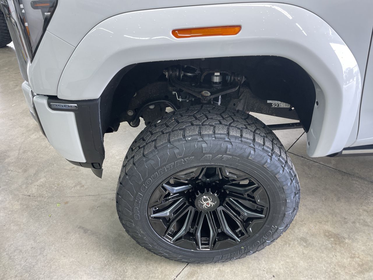 Vehicle Image 8