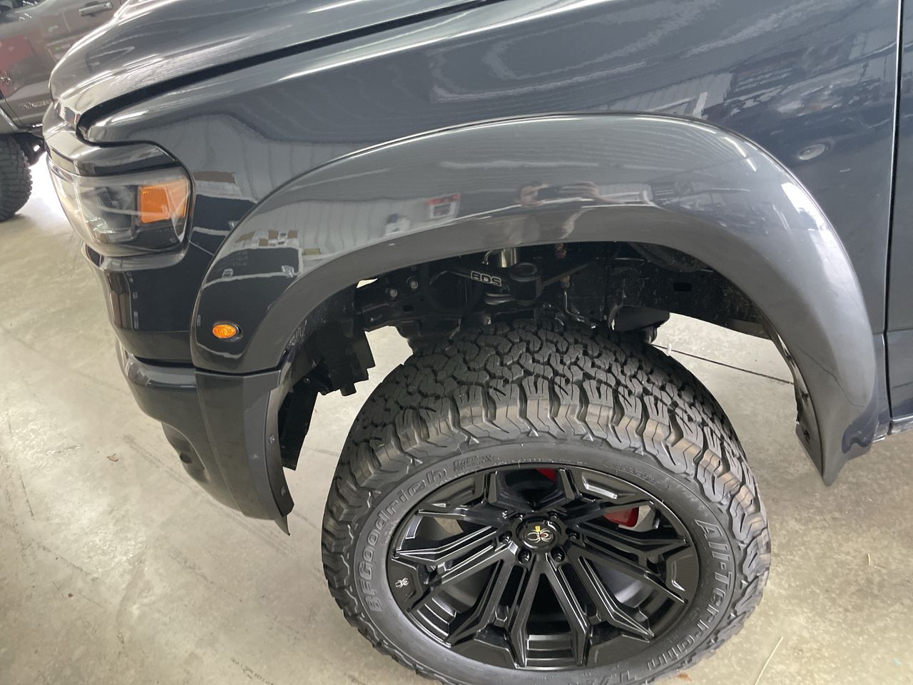 Vehicle Image 8