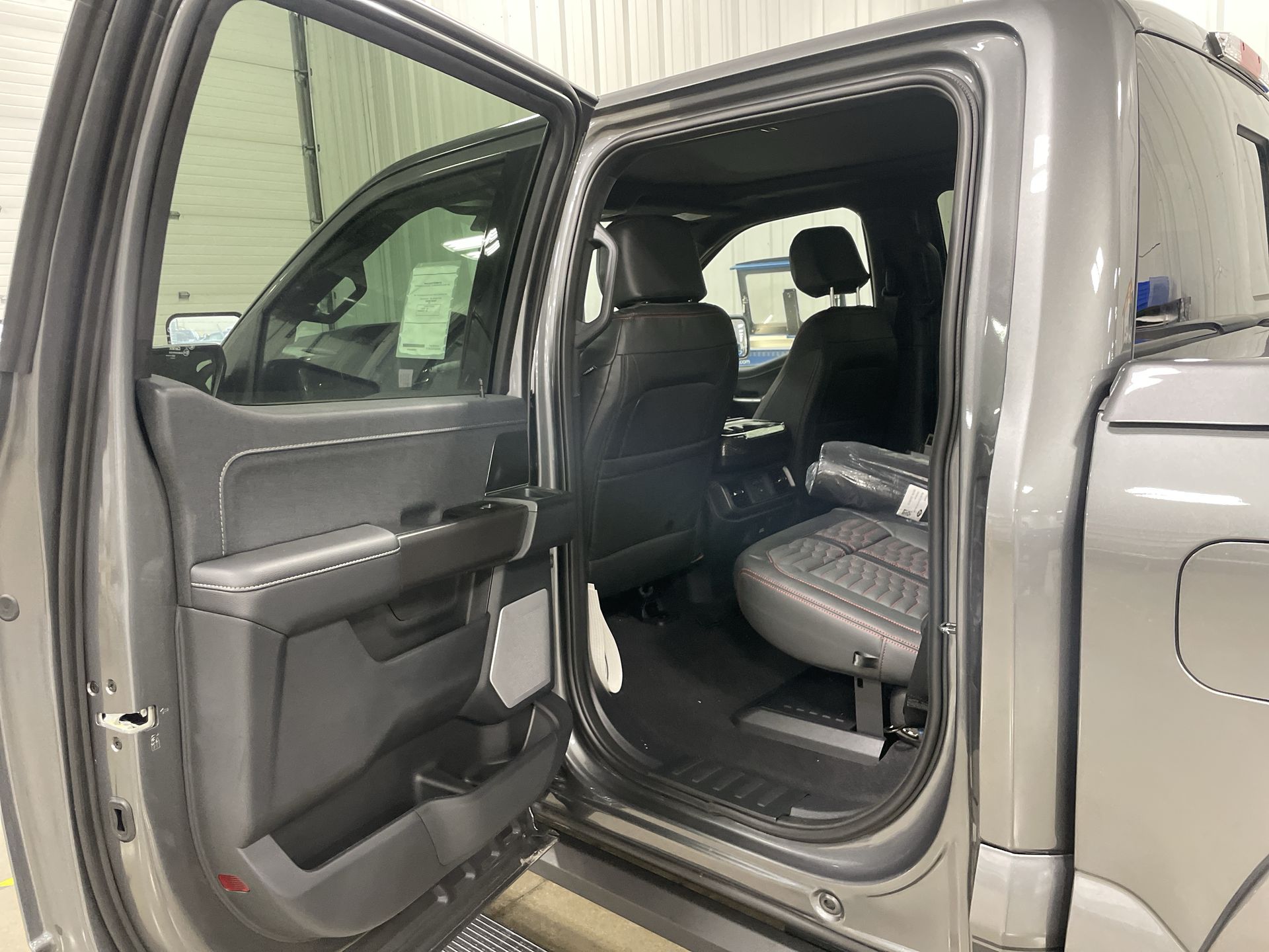 Vehicle Image 8