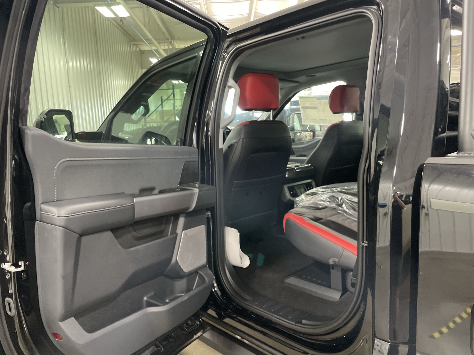 Vehicle Image 8