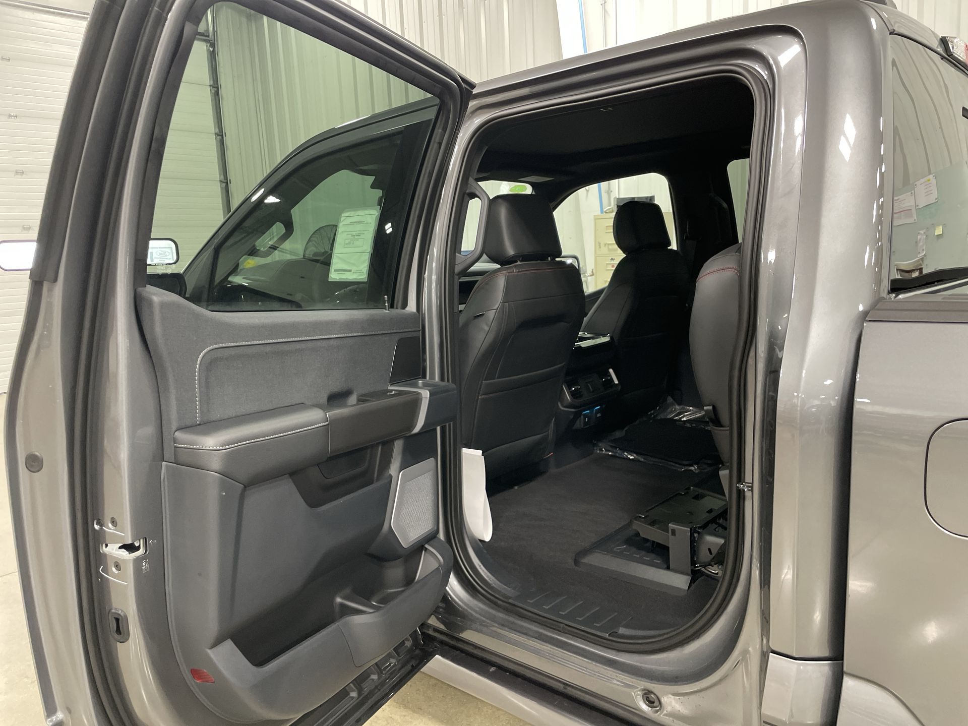 Vehicle Image 9