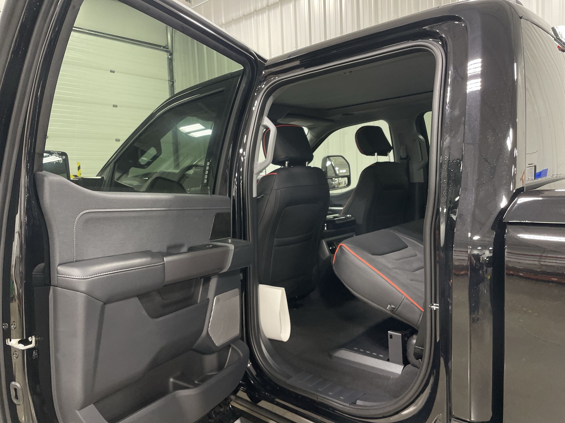 Vehicle Image 9